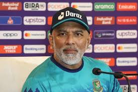 হাথুরুসিংহকে আনুষ্ঠানিকভাবে বরখাস্ত করল বিসিবি